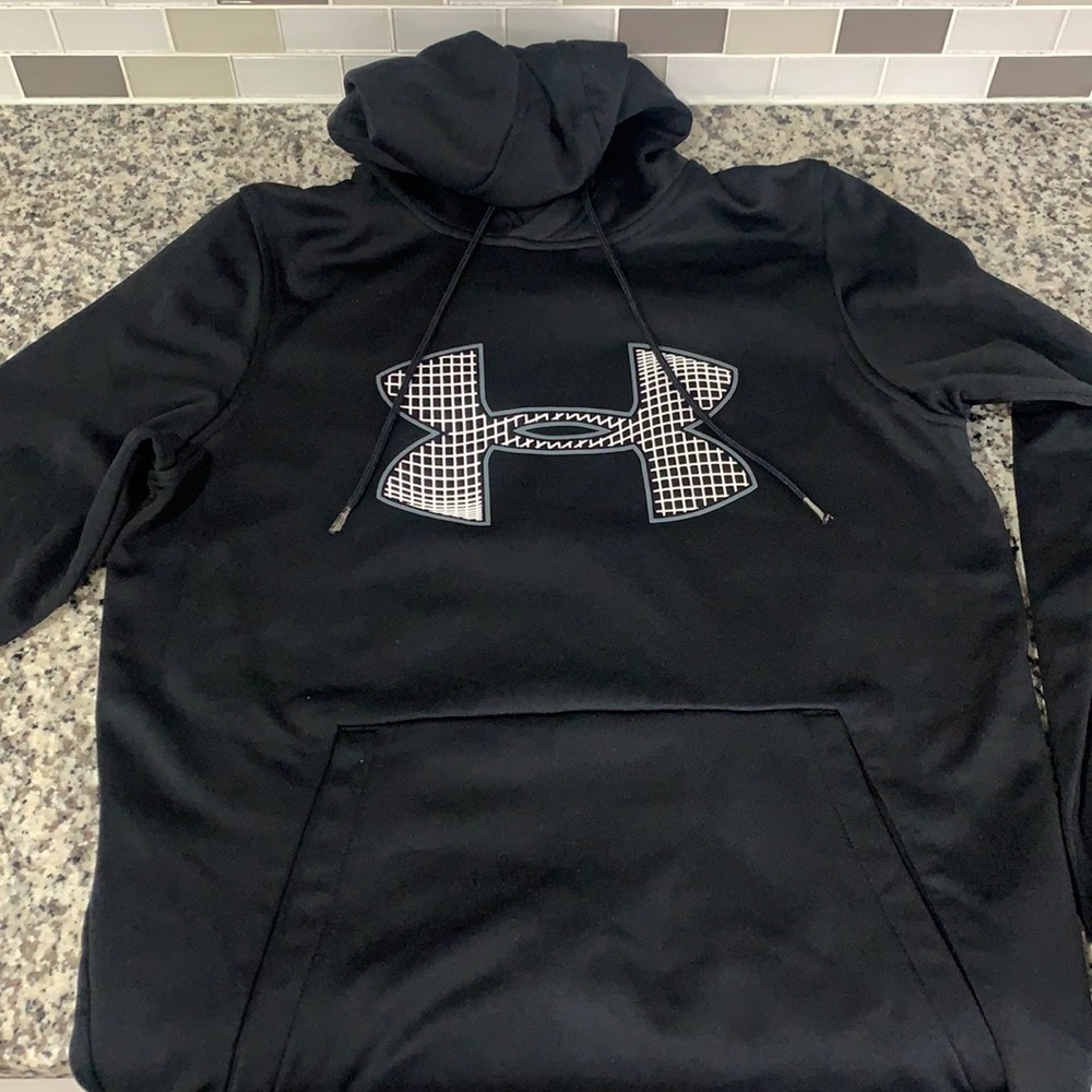 Under Armour  black hoodie size small Men’s